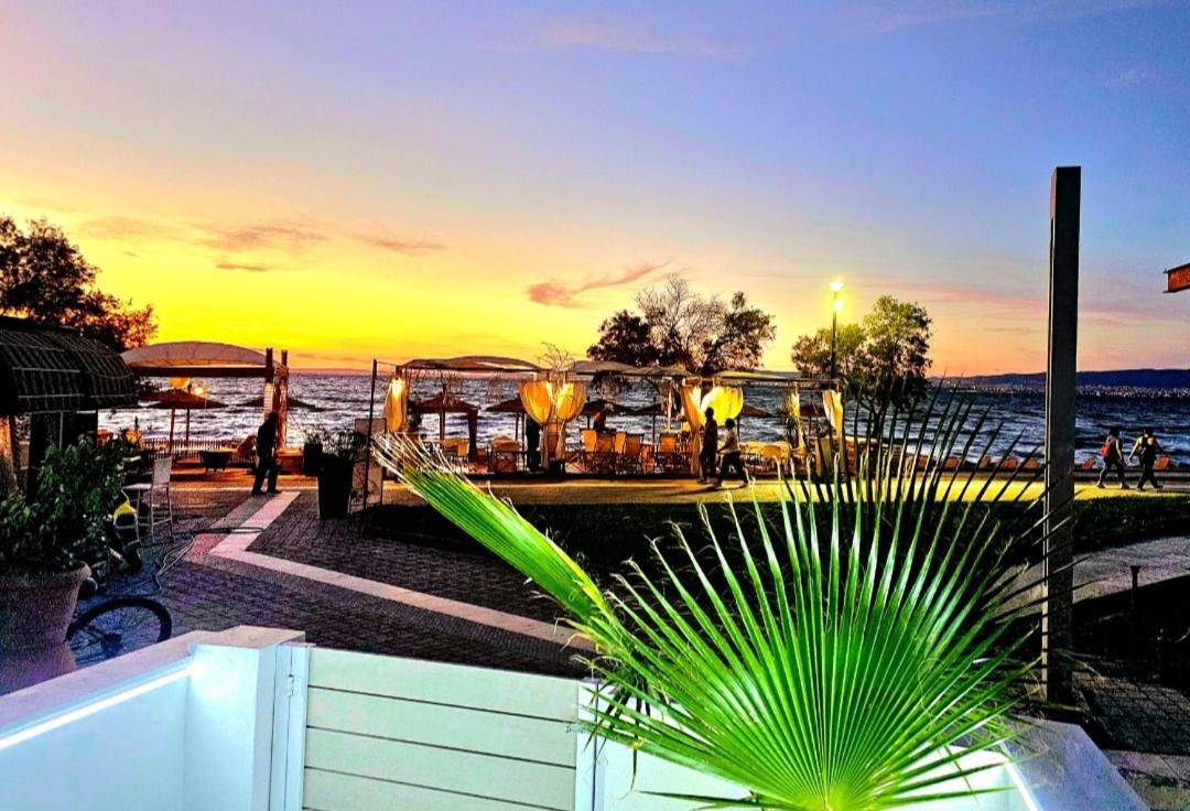 Sun Sea No 7 First Line Apartamento Peraía Exterior foto